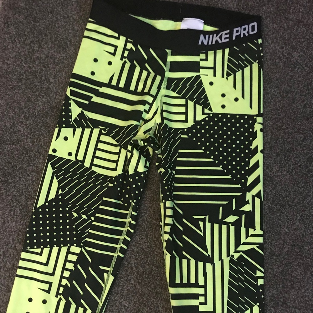 SOLD Nike Leggings, Size Medium